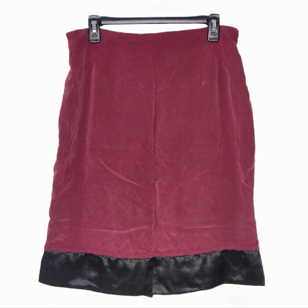 Chaus Woman Red Silk Lined Skirt Size 16 100% Silk No Stretch Fits Like A Medium